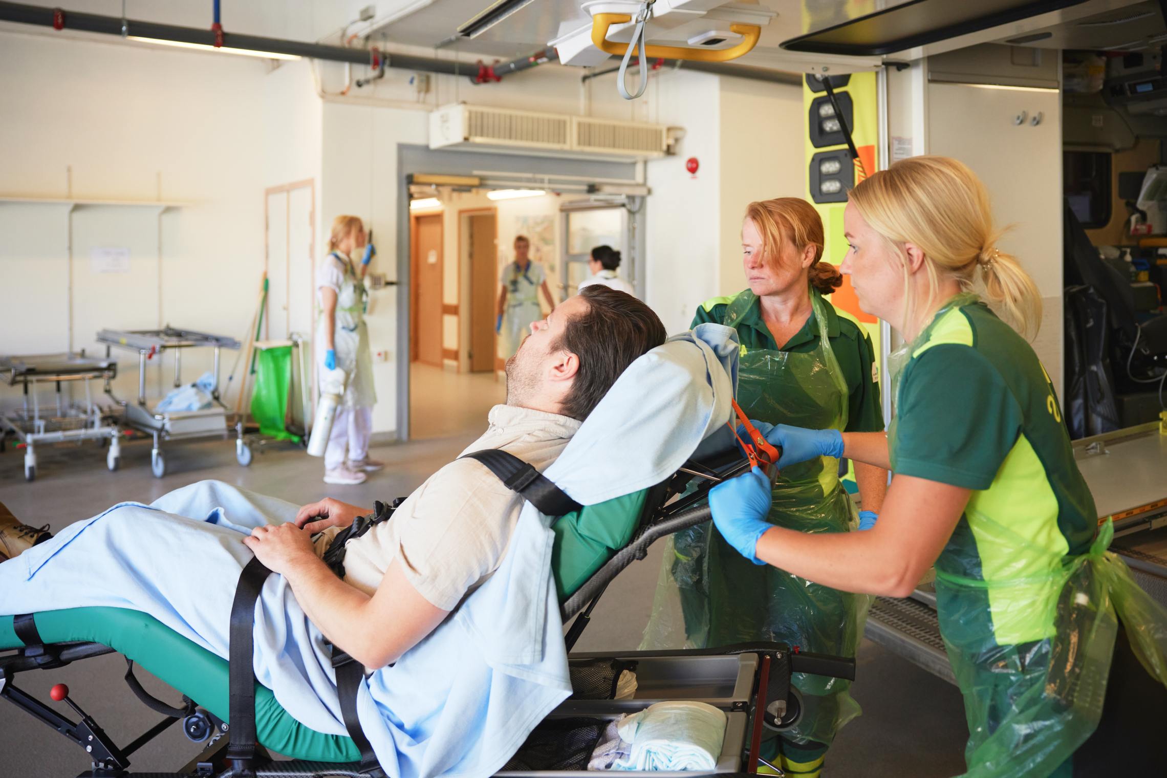 Ambulanssjuksköterska: Allt om utbildning, lön och arbetstider